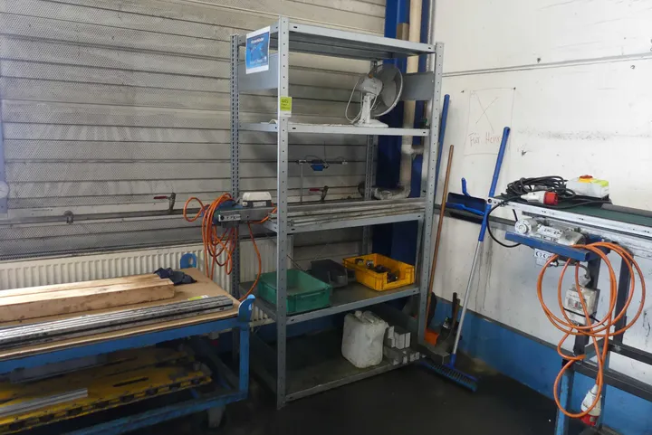 Regal, mit Inhalt (Werkzeuge + Industriebedarf) Maße in cm ca. 105 x 64 x 200